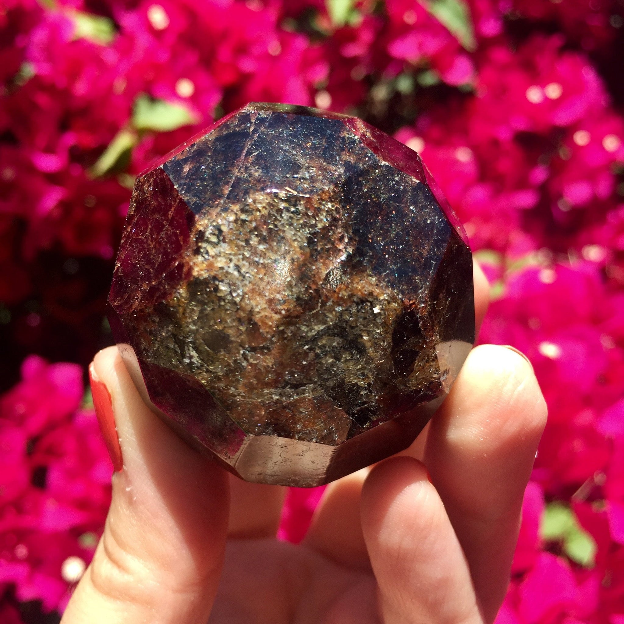 Garnet Crystal - Hexagonal Circle Shape - Sparkle Rock Pop